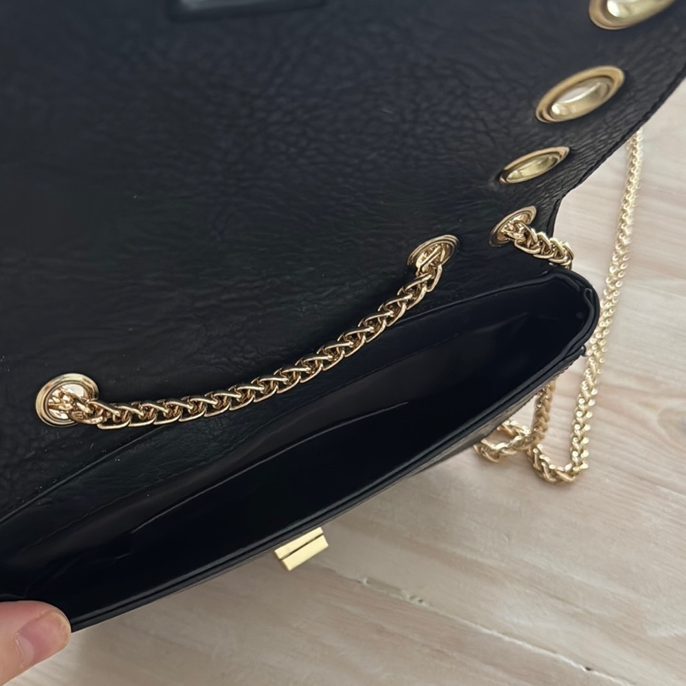 Chic Black Crossbody Bag - Picture 6 of 6